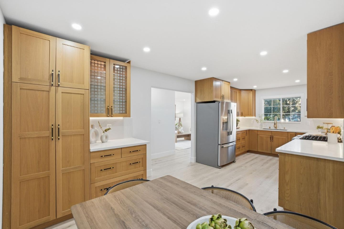 Detail Gallery Image 8 of 55 For 1666 Center Ridge Dr, San Jose,  CA 95121 - 4 Beds | 2 Baths