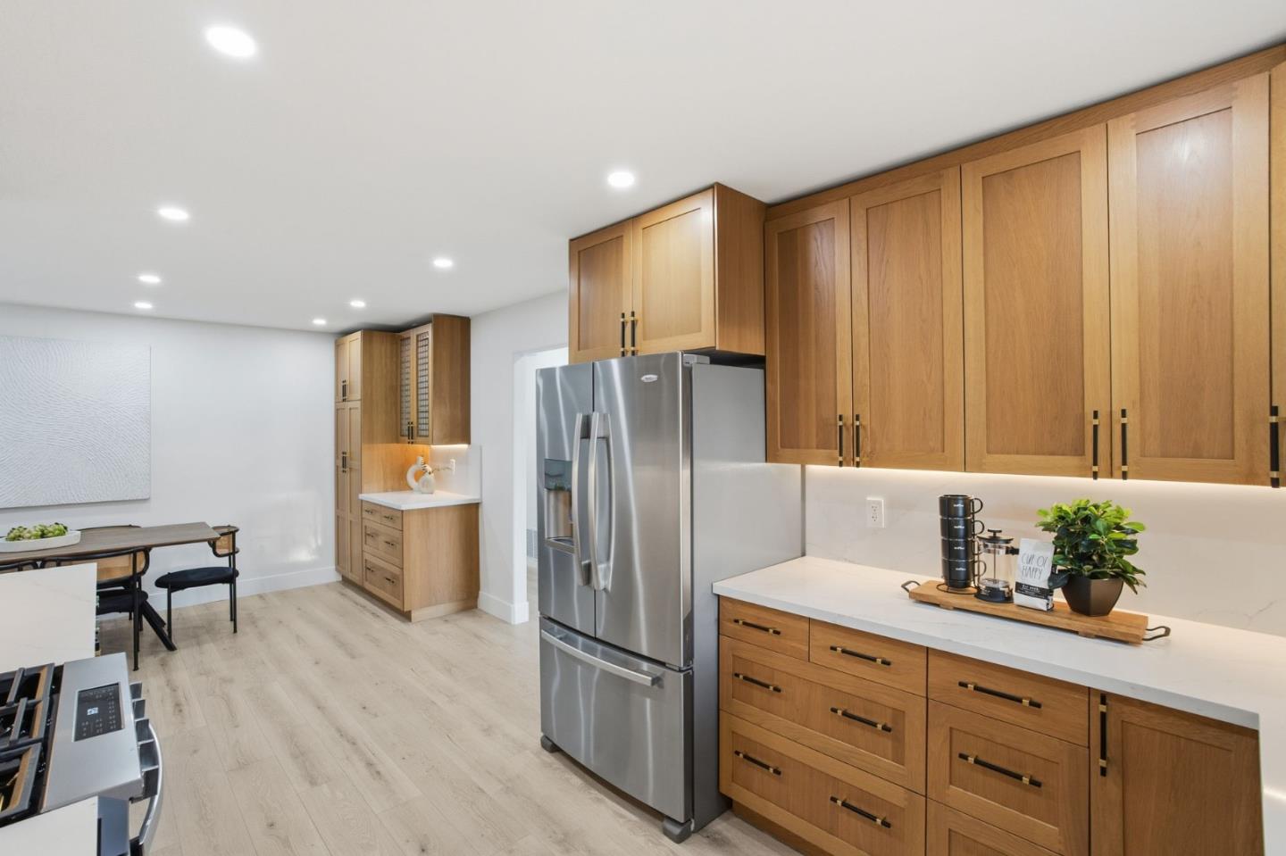 Detail Gallery Image 9 of 55 For 1666 Center Ridge Dr, San Jose,  CA 95121 - 4 Beds | 2 Baths