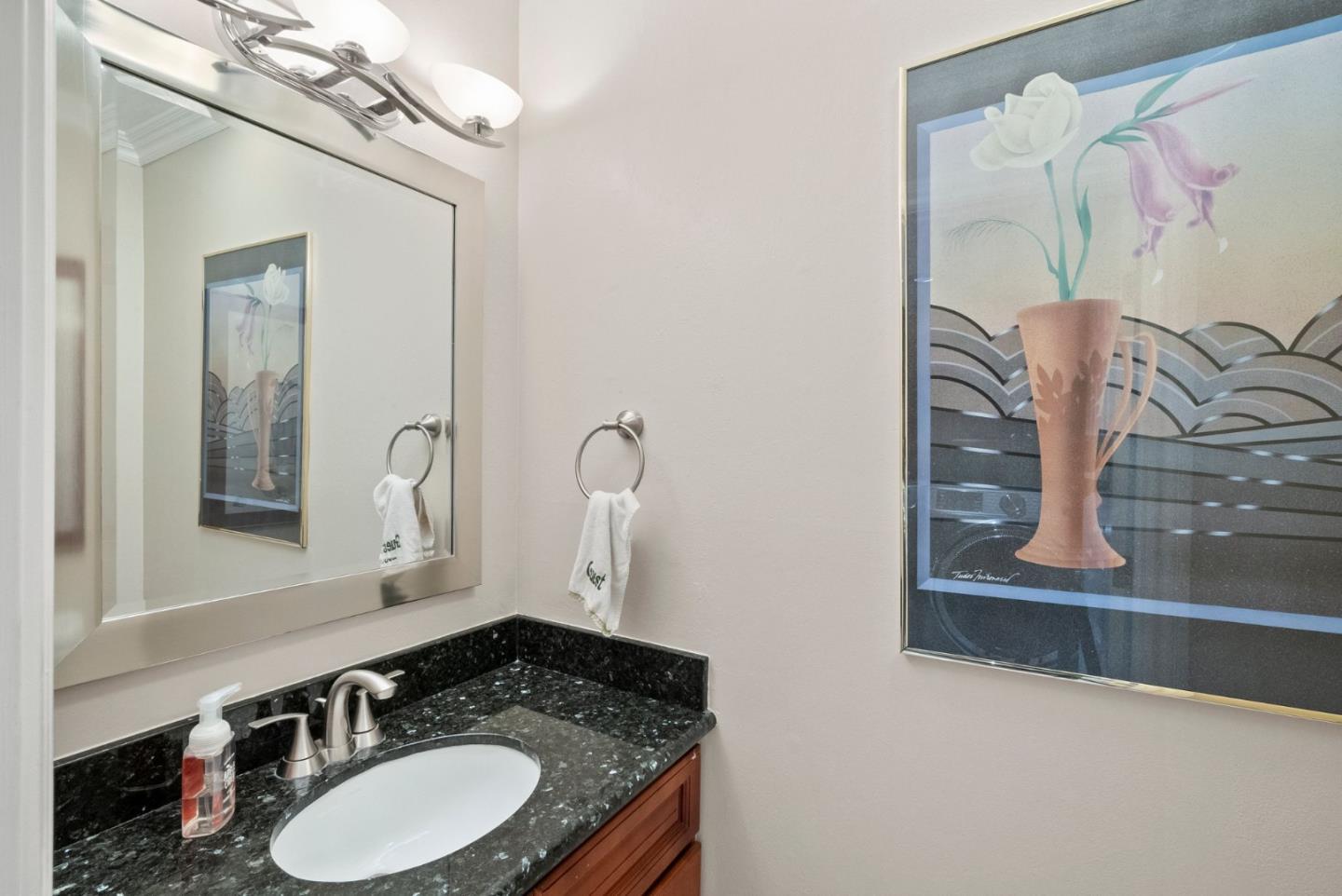 Detail Gallery Image 12 of 24 For 1384 N Loop Dr, San Jose,  CA 95126 - 3 Beds | 2/1 Baths