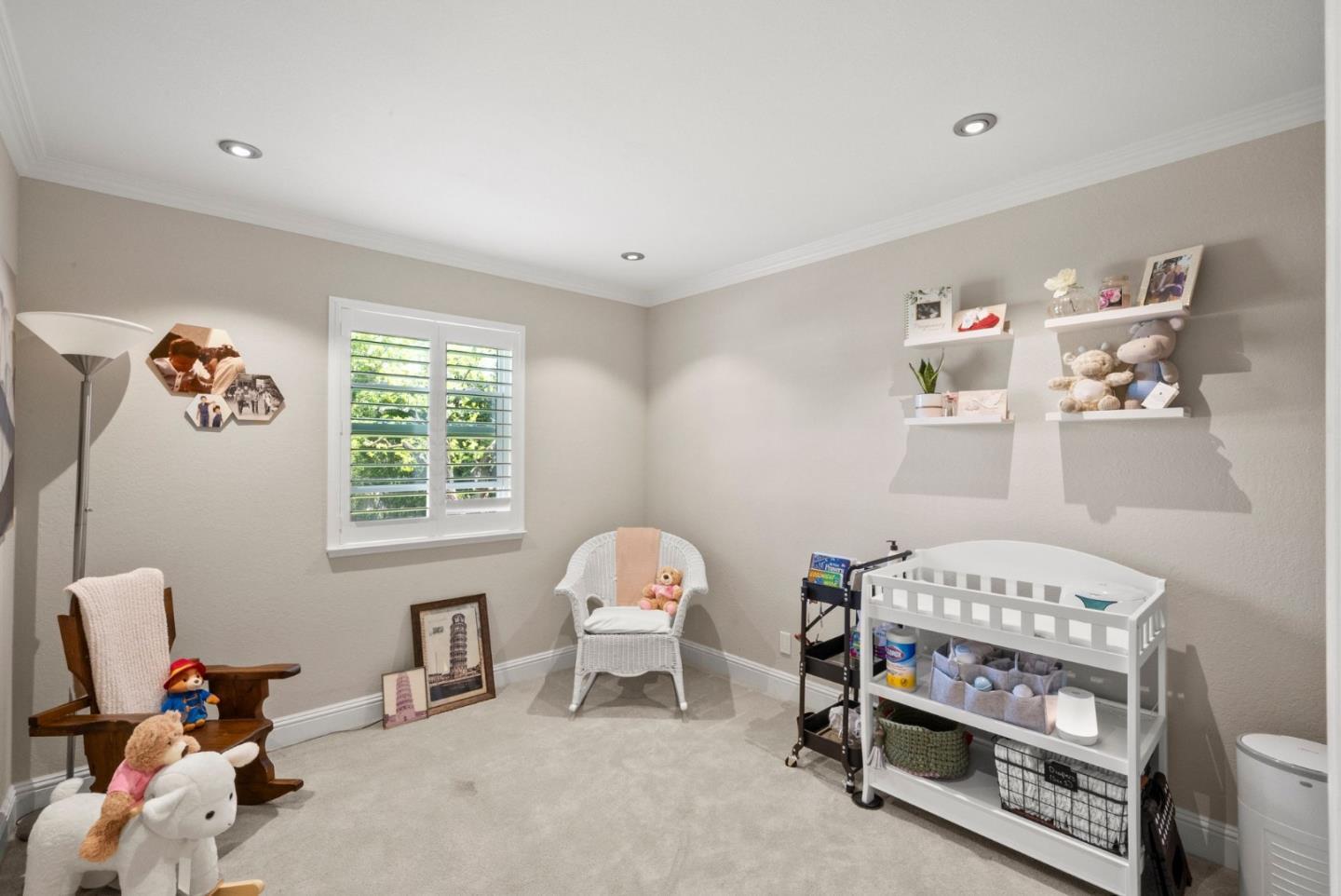 Detail Gallery Image 13 of 24 For 1384 N Loop Dr, San Jose,  CA 95126 - 3 Beds | 2/1 Baths