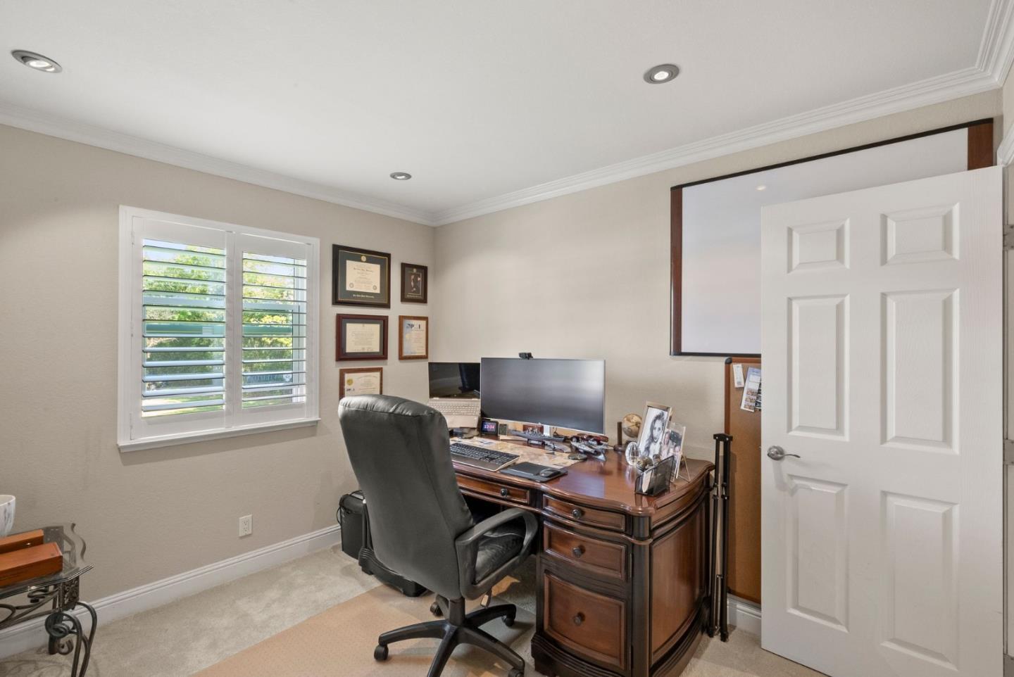 Detail Gallery Image 16 of 24 For 1384 N Loop Dr, San Jose,  CA 95126 - 3 Beds | 2/1 Baths