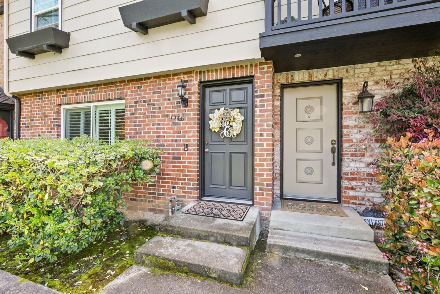 Detail Gallery Image 2 of 24 For 1384 N Loop Dr, San Jose,  CA 95126 - 3 Beds | 2/1 Baths