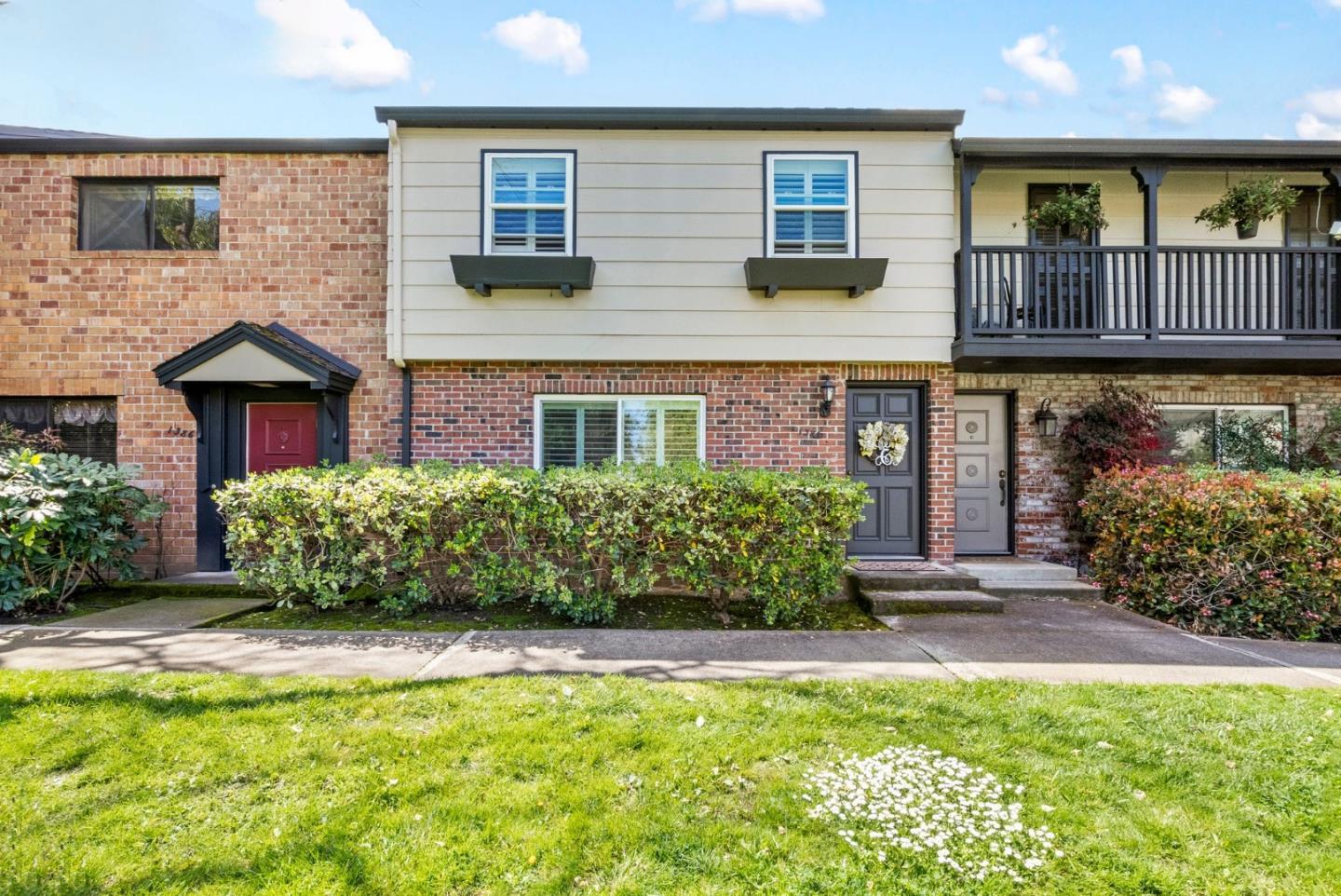 Detail Gallery Image 23 of 24 For 1384 N Loop Dr, San Jose,  CA 95126 - 3 Beds | 2/1 Baths