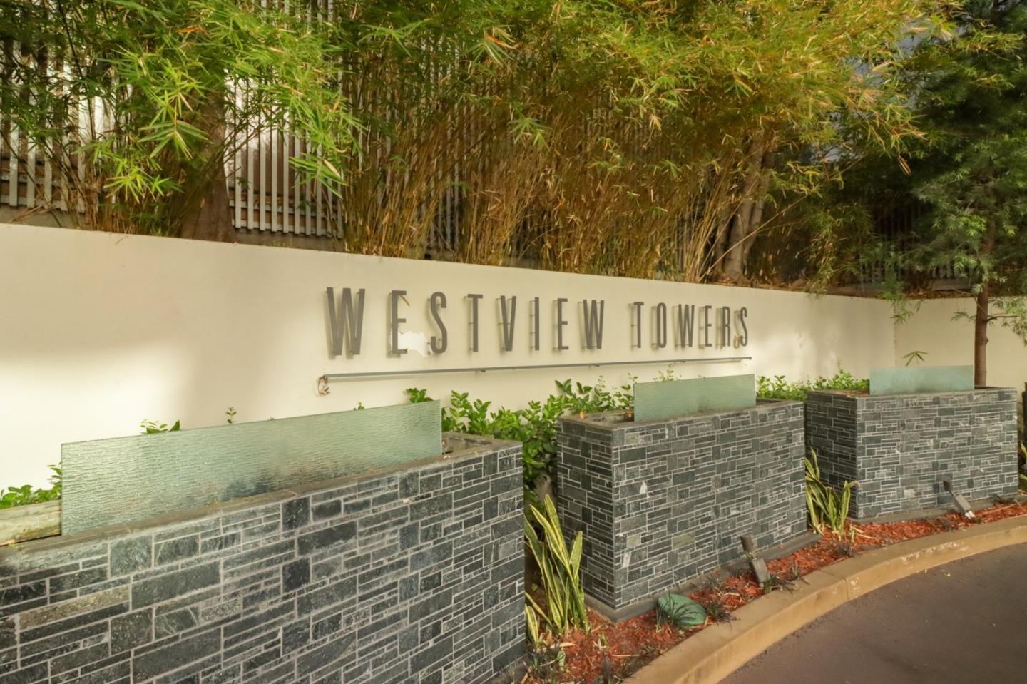 Detail Gallery Image 2 of 24 For 1155 N La Cienega Blvd #1106,  West Hollywood,  CA 90069 - 2 Beds | 2 Baths