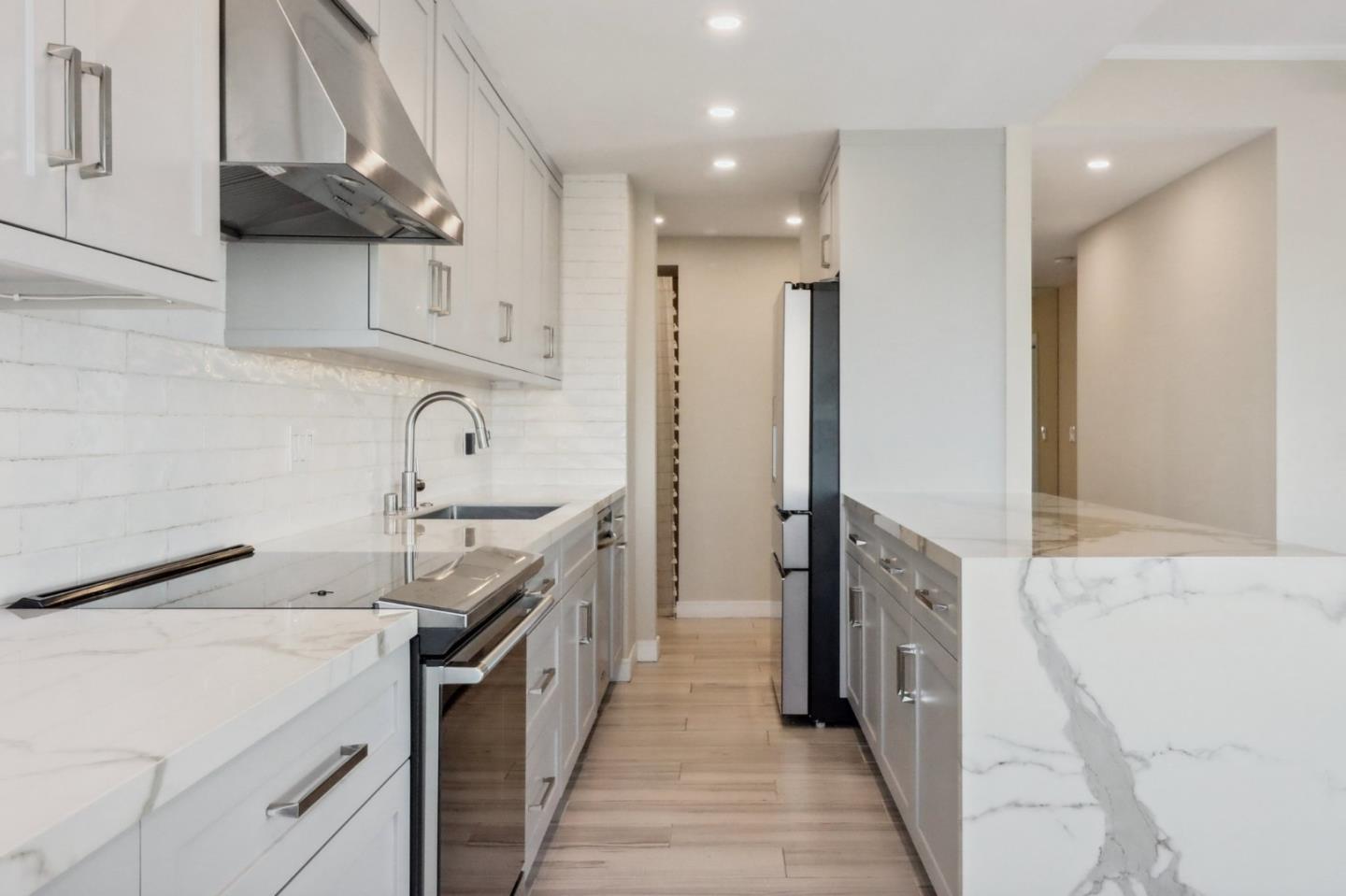 Detail Gallery Image 7 of 24 For 1155 N La Cienega Blvd #1106,  West Hollywood,  CA 90069 - 2 Beds | 2 Baths