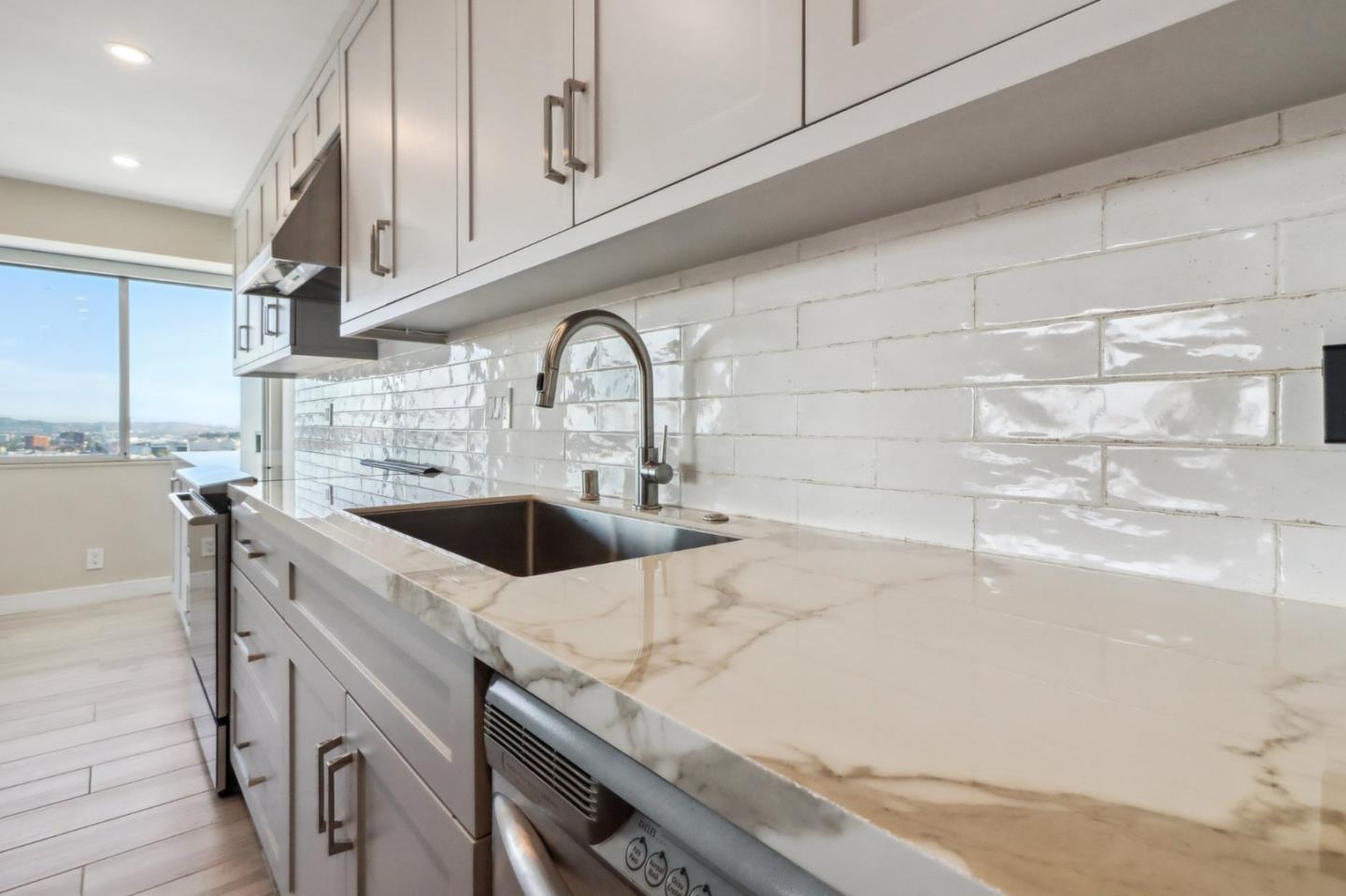 Detail Gallery Image 9 of 24 For 1155 N La Cienega Blvd #1106,  West Hollywood,  CA 90069 - 2 Beds | 2 Baths