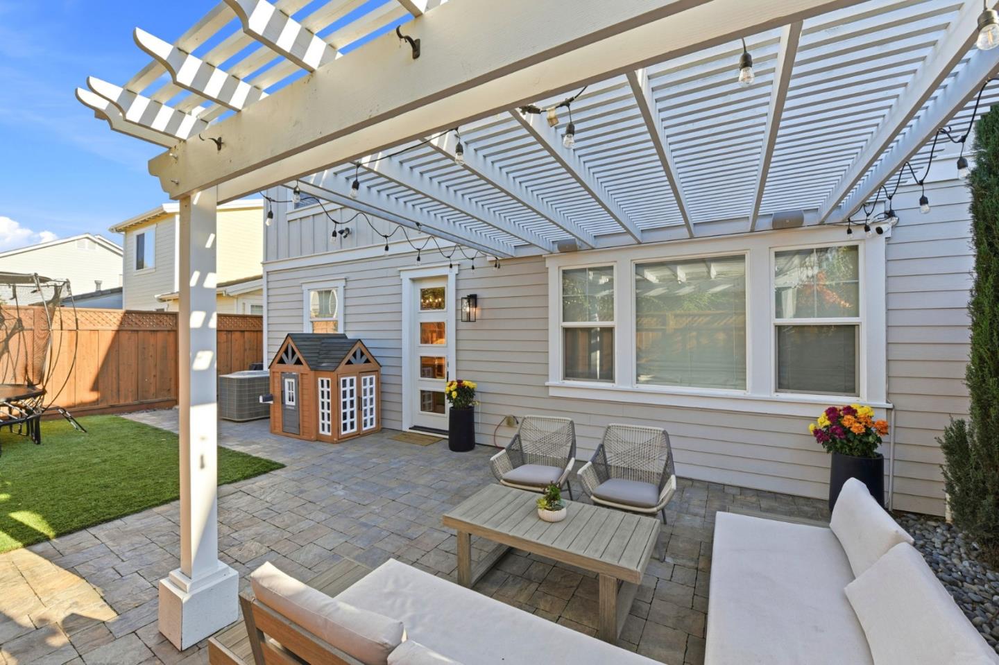 Detail Gallery Image 30 of 49 For 17725 Calle Mazatan, Morgan Hill,  CA 95037 - 4 Beds | 2/1 Baths