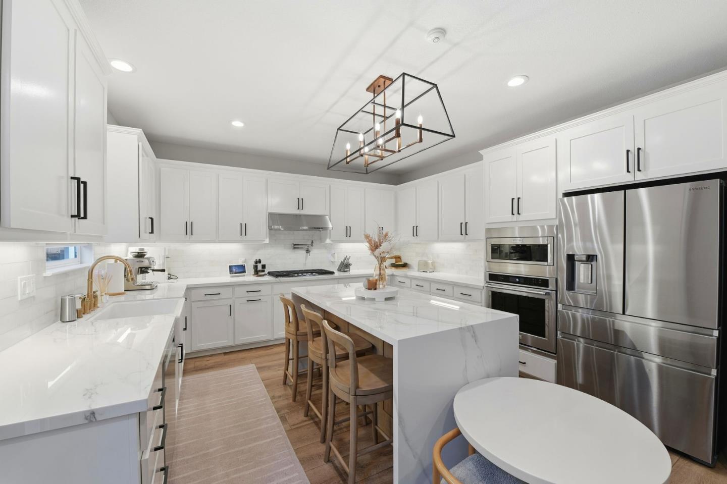 Detail Gallery Image 8 of 49 For 17725 Calle Mazatan, Morgan Hill,  CA 95037 - 4 Beds | 2/1 Baths