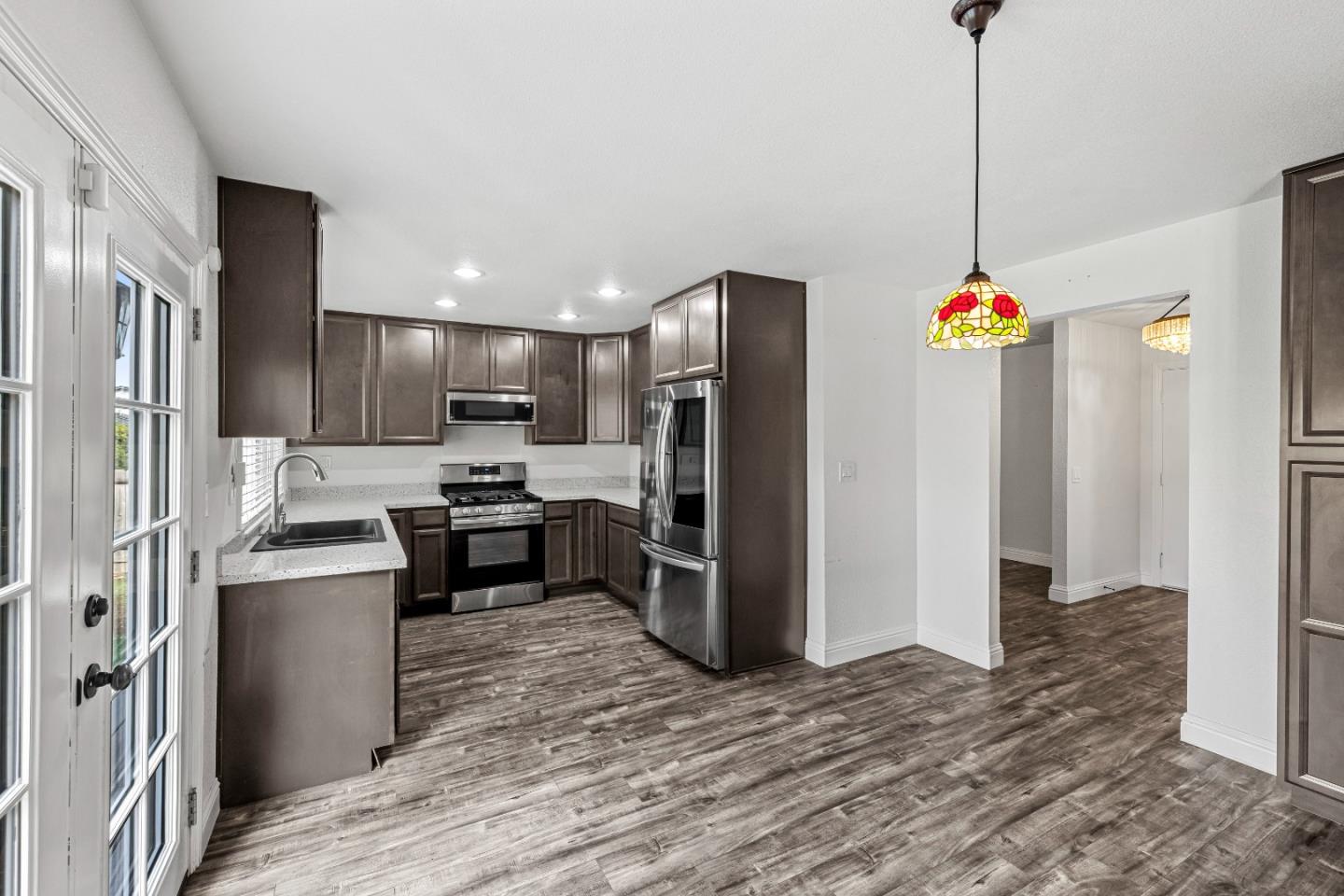 Detail Gallery Image 7 of 26 For 7085 Valley Forge Dr, Gilroy,  CA 95020 - 4 Beds | 2/1 Baths