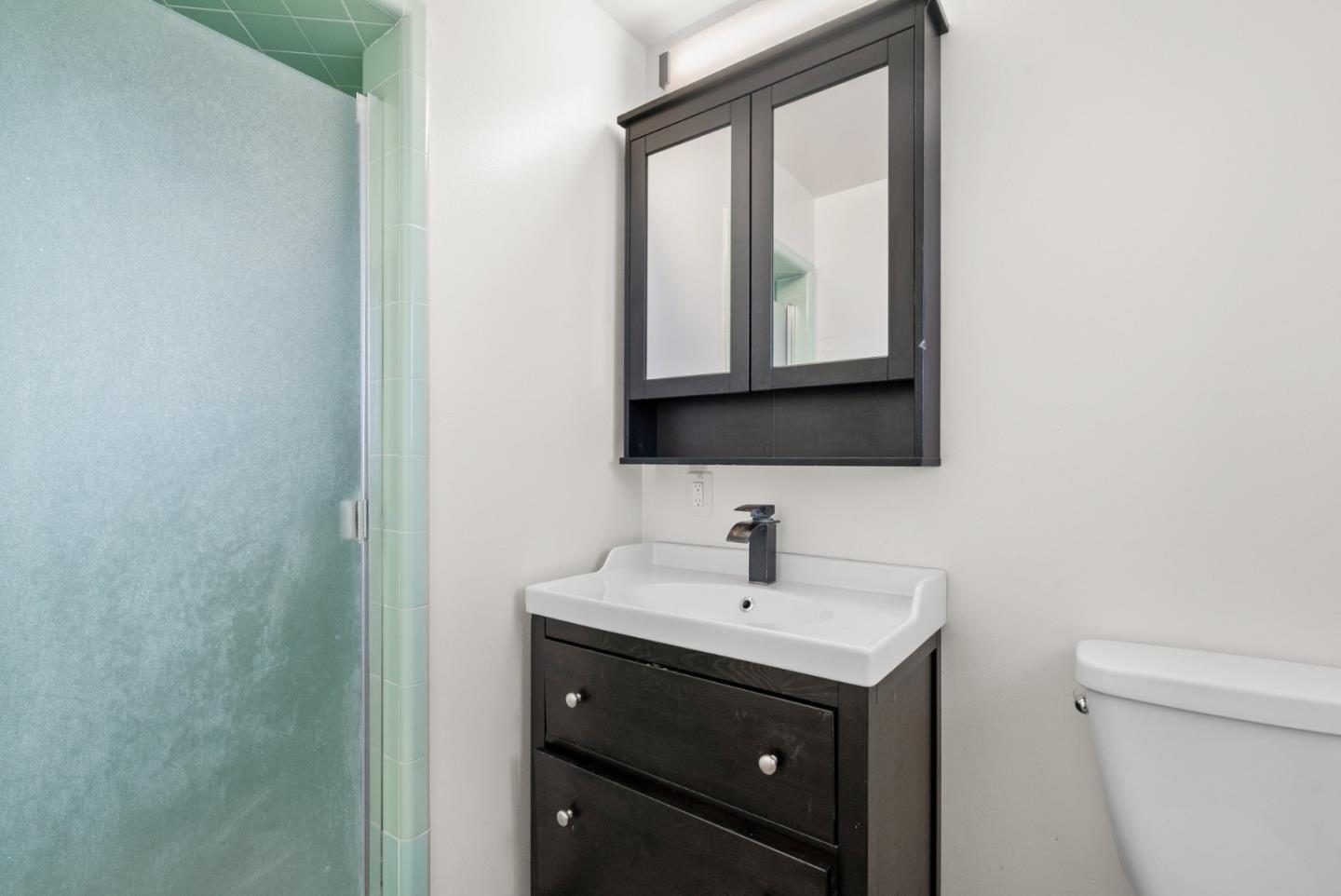 Detail Gallery Image 11 of 20 For 15 Work Ave, Monterey,  CA 93940 - 4 Beds | 3 Baths