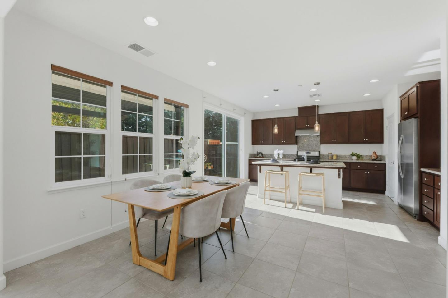 Detail Gallery Image 14 of 54 For 1512 Hayden St, Hayward,  CA 94545 - 4 Beds | 3 Baths