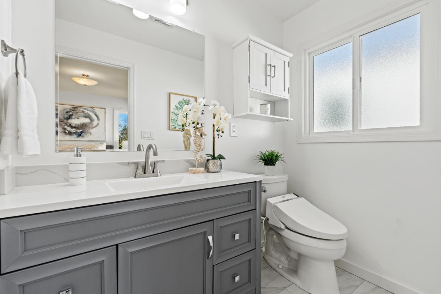 Detail Gallery Image 10 of 25 For 351 Jeter St, Redwood City,  CA 94062 - 3 Beds | 2/1 Baths