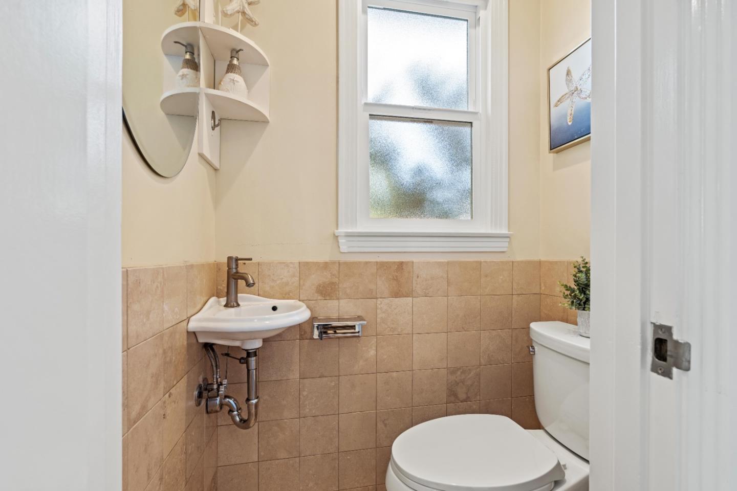 Detail Gallery Image 18 of 25 For 351 Jeter St, Redwood City,  CA 94062 - 3 Beds | 2/1 Baths