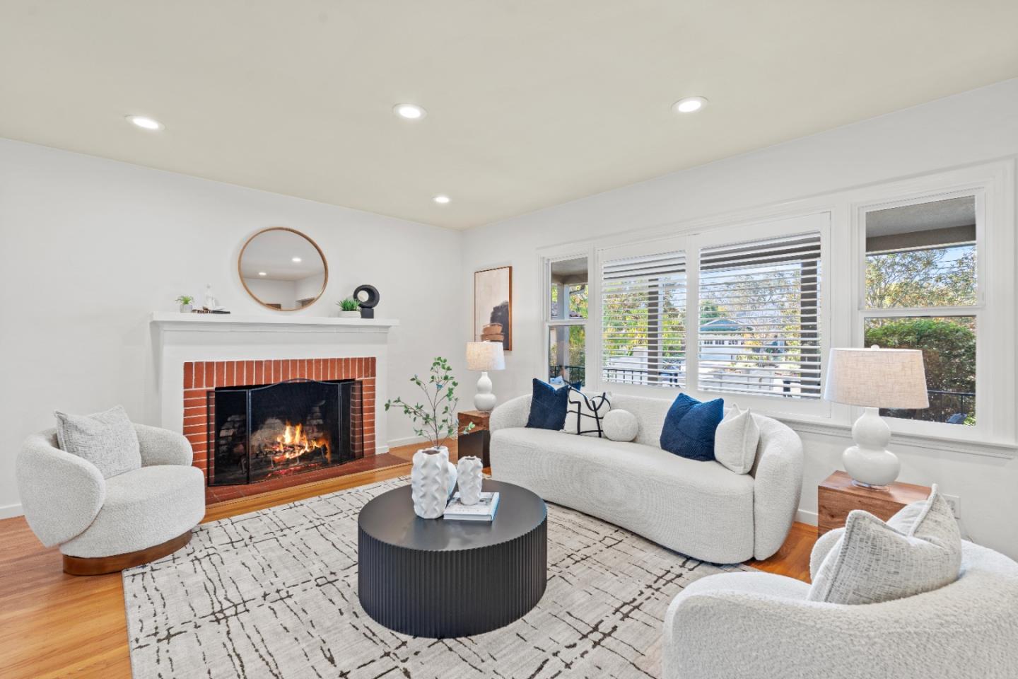 Detail Gallery Image 3 of 25 For 351 Jeter St, Redwood City,  CA 94062 - 3 Beds | 2/1 Baths