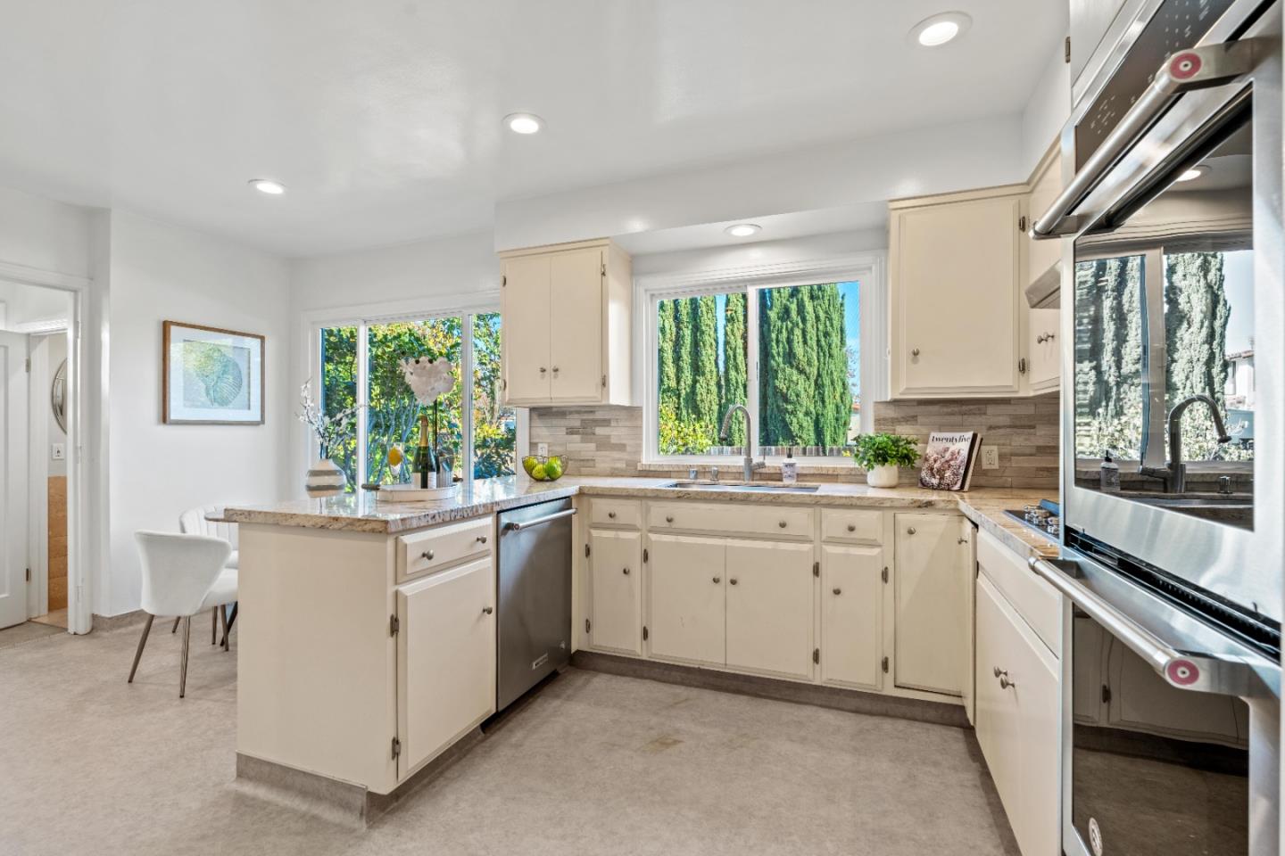 Detail Gallery Image 6 of 25 For 351 Jeter St, Redwood City,  CA 94062 - 3 Beds | 2/1 Baths