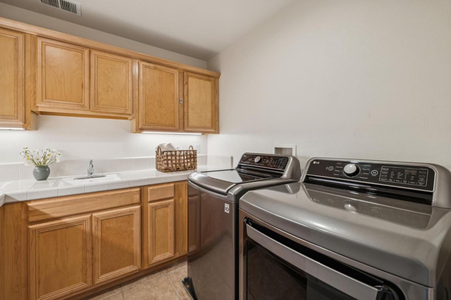 Detail Gallery Image 54 of 68 For 62 Spyglass Ct, Half Moon Bay,  CA 94019 - 5 Beds | 3 Baths