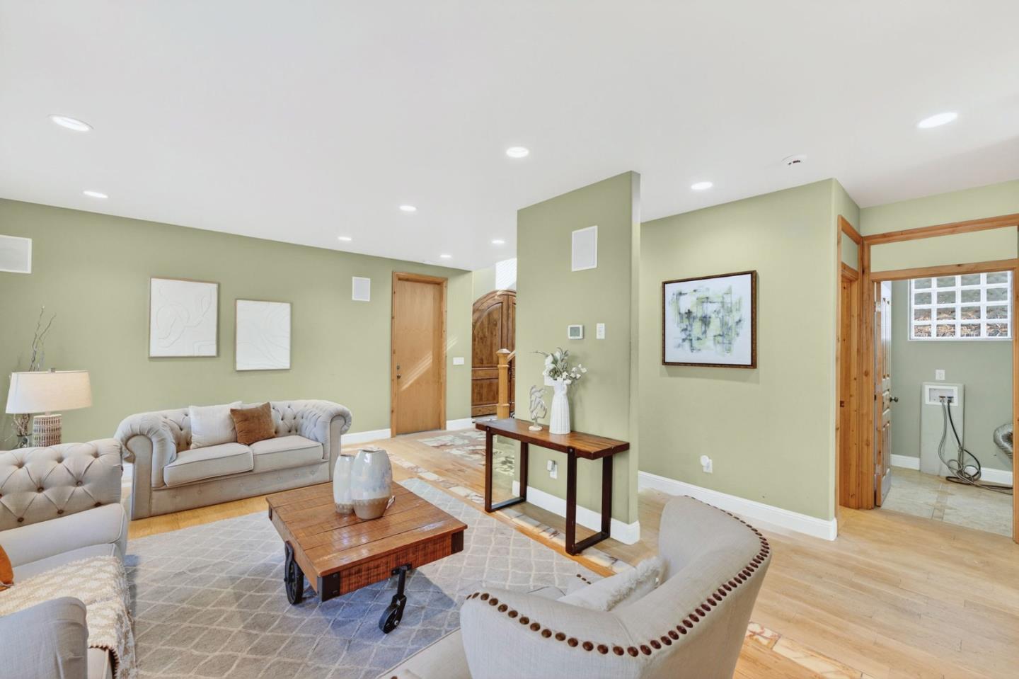 Detail Gallery Image 11 of 52 For 1043 Locust St, San Jose,  CA 95110 - 4 Beds | 3 Baths