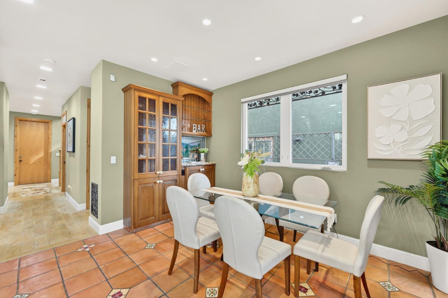 Detail Gallery Image 14 of 52 For 1043 Locust St, San Jose,  CA 95110 - 4 Beds | 3 Baths