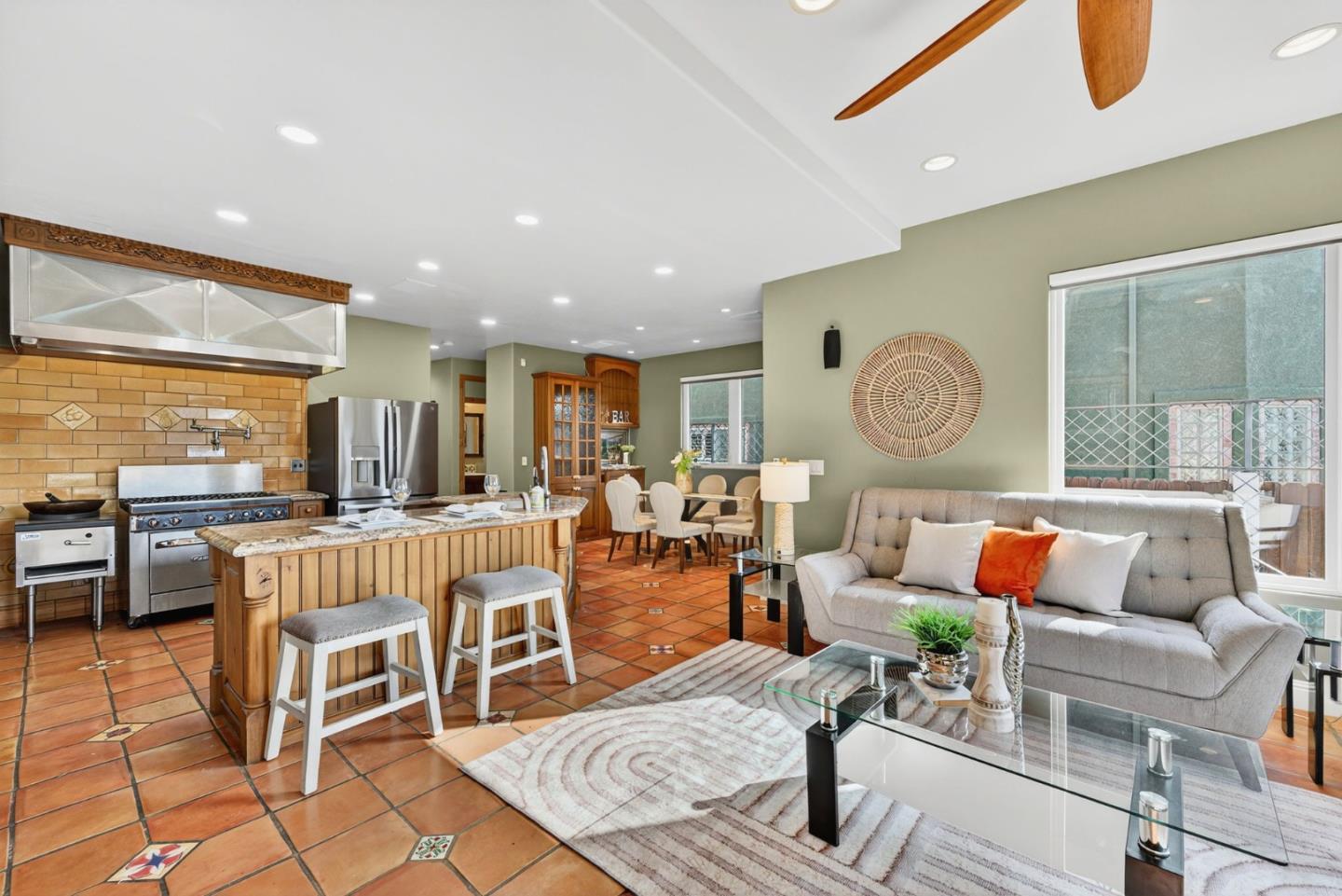 Detail Gallery Image 17 of 52 For 1043 Locust St, San Jose,  CA 95110 - 4 Beds | 3 Baths