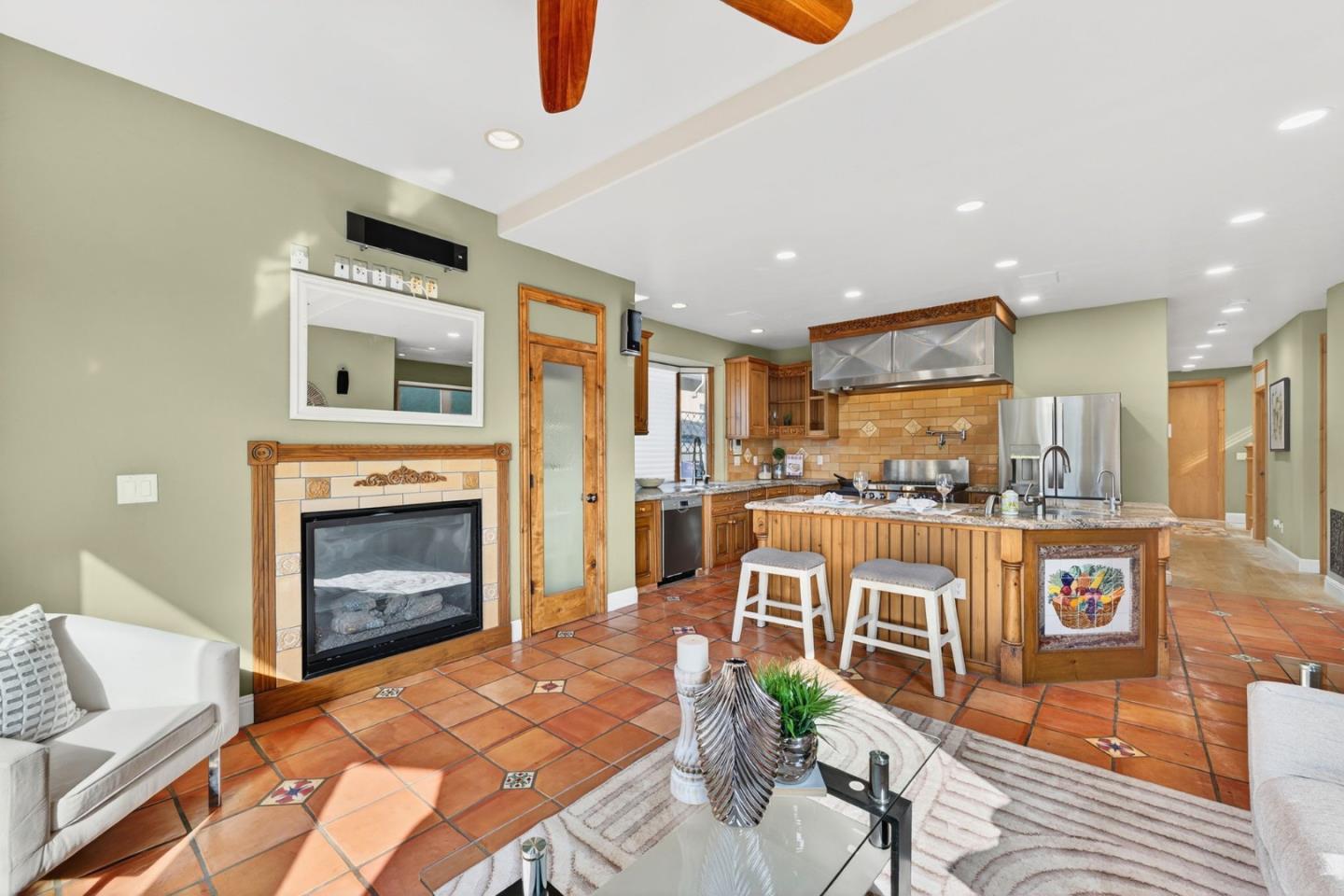 Detail Gallery Image 19 of 52 For 1043 Locust St, San Jose,  CA 95110 - 4 Beds | 3 Baths