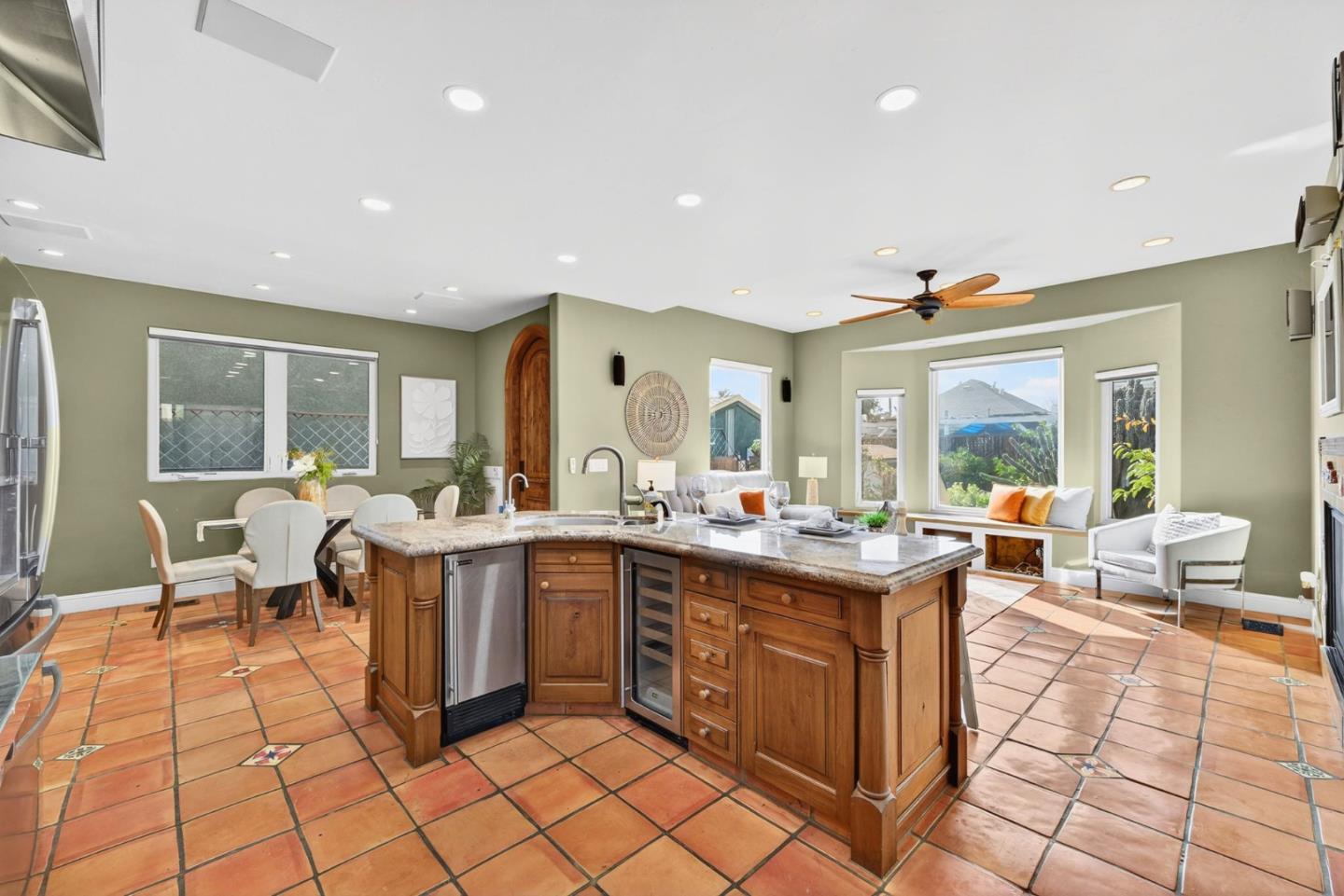 Detail Gallery Image 20 of 52 For 1043 Locust St, San Jose,  CA 95110 - 4 Beds | 3 Baths