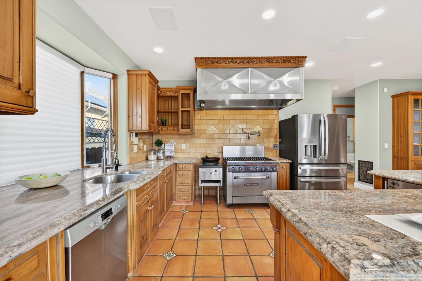 Detail Gallery Image 21 of 52 For 1043 Locust St, San Jose,  CA 95110 - 4 Beds | 3 Baths