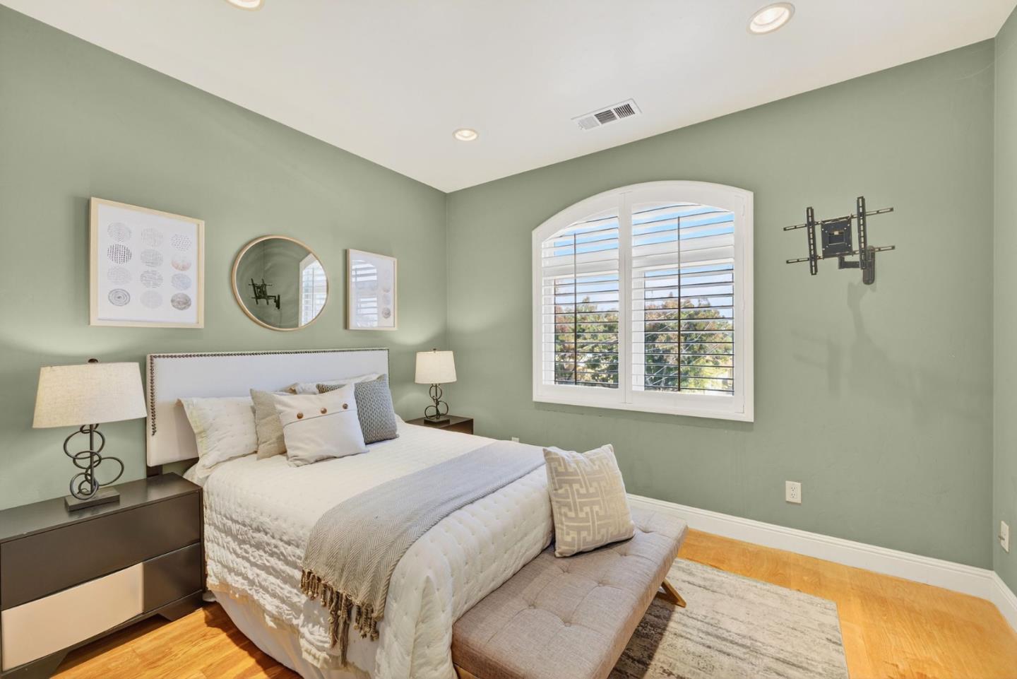 Detail Gallery Image 37 of 52 For 1043 Locust St, San Jose,  CA 95110 - 4 Beds | 3 Baths