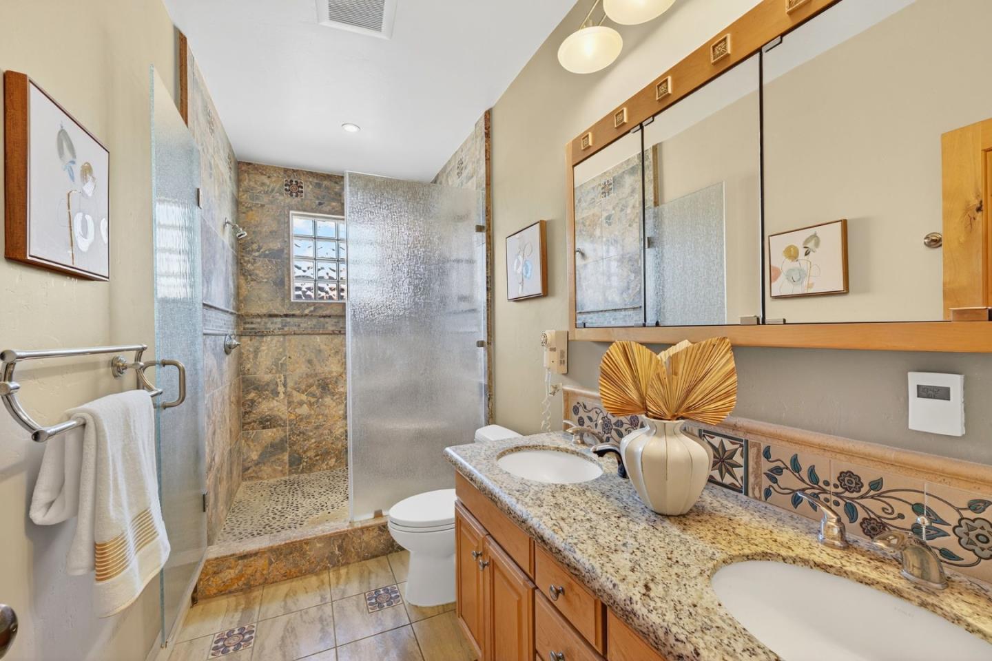 Detail Gallery Image 40 of 52 For 1043 Locust St, San Jose,  CA 95110 - 4 Beds | 3 Baths