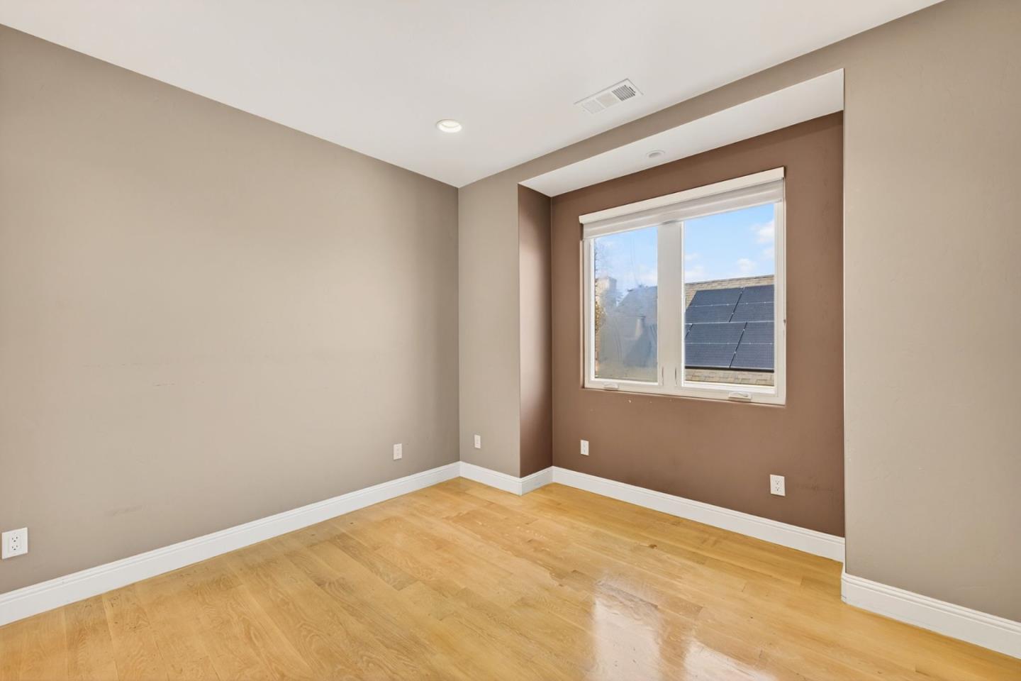 Detail Gallery Image 43 of 52 For 1043 Locust St, San Jose,  CA 95110 - 4 Beds | 3 Baths