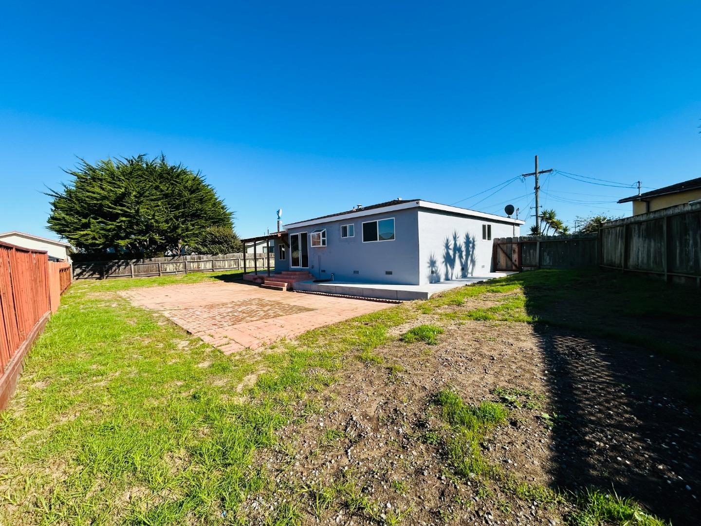 Detail Gallery Image 12 of 16 For 427 Andrew Cir, Marina,  CA 93933 - 3 Beds | 1 Baths