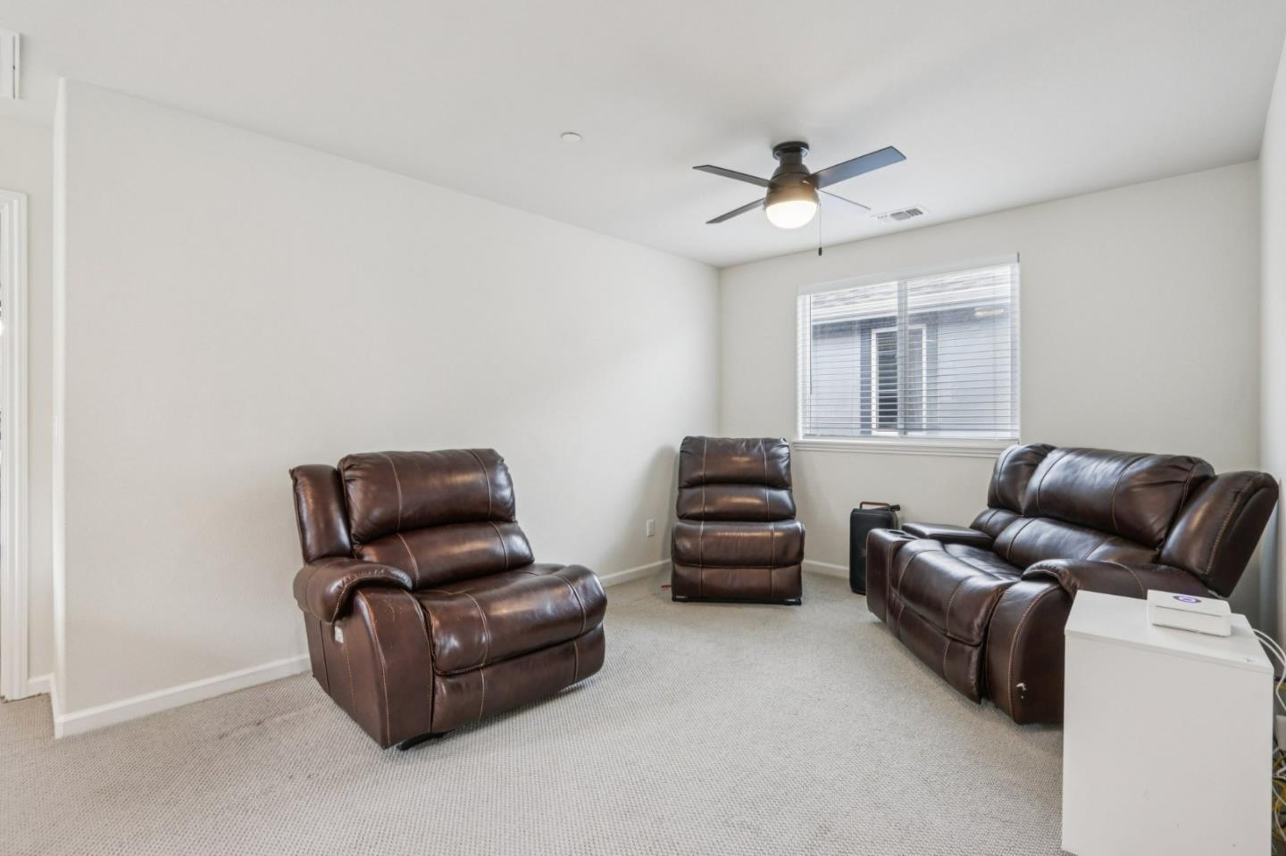 Detail Gallery Image 10 of 38 For 19307 Stonehenge Ln, Marina,  CA 93933 - 3 Beds | 2/1 Baths