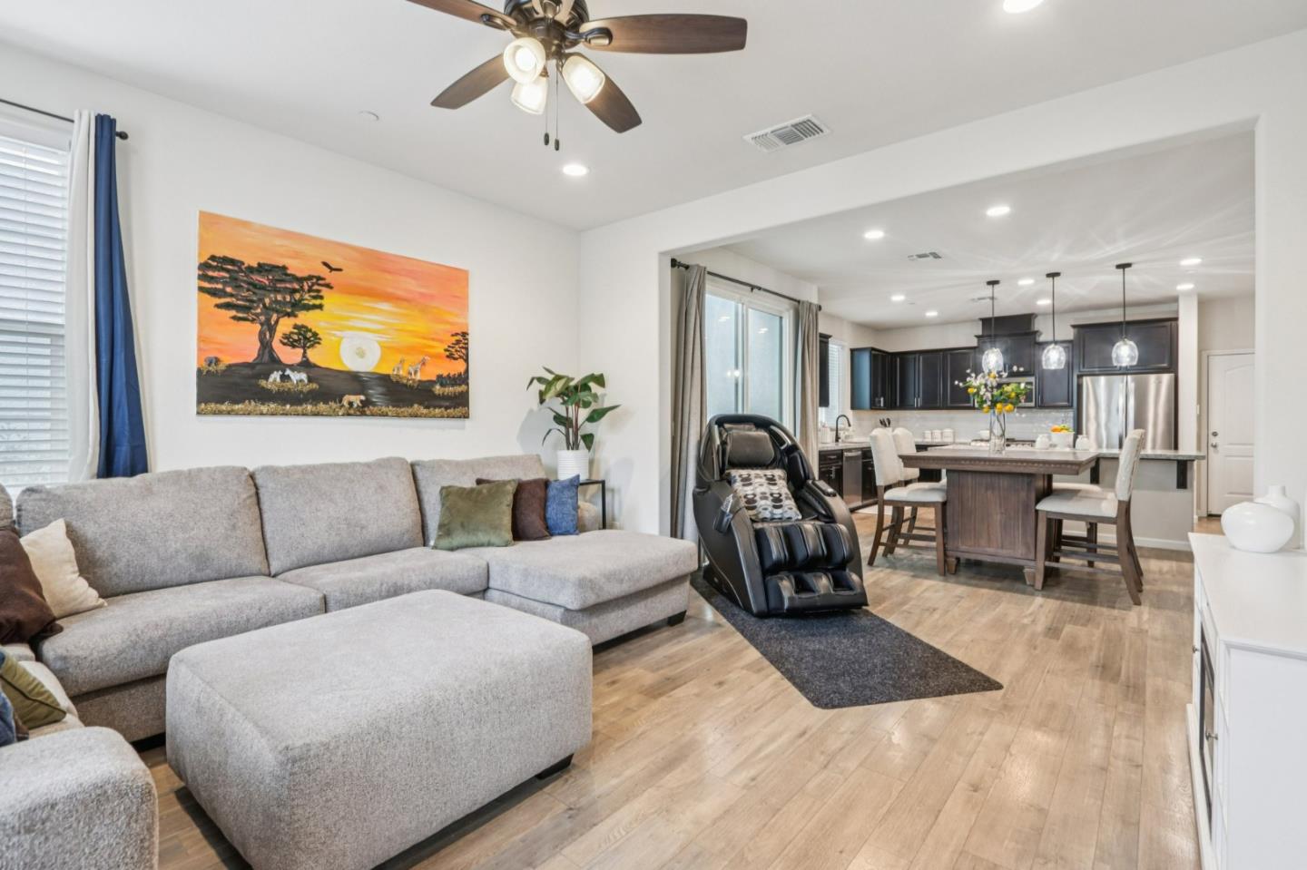 Detail Gallery Image 12 of 38 For 19307 Stonehenge Ln, Marina,  CA 93933 - 3 Beds | 2/1 Baths