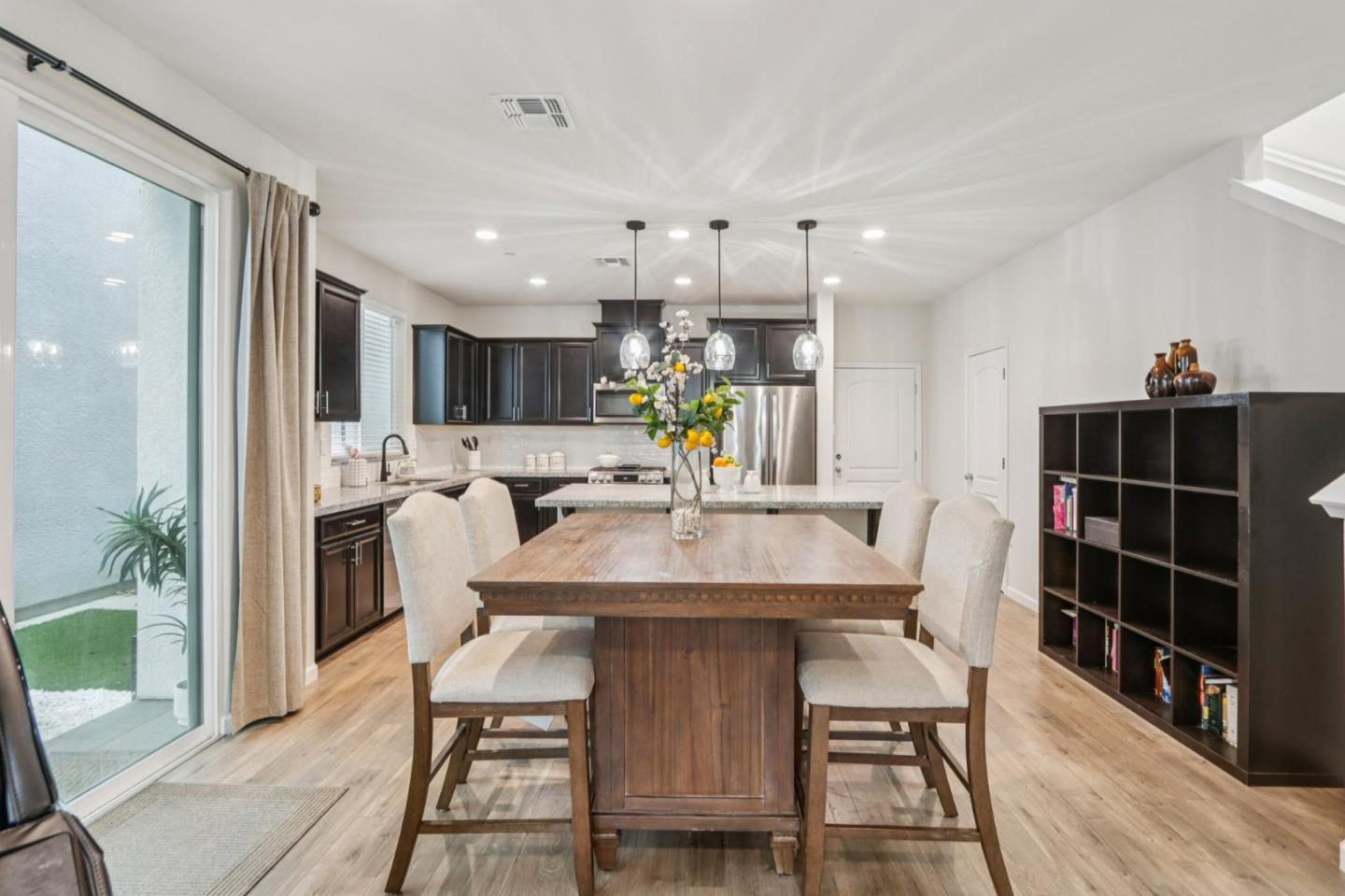 Detail Gallery Image 16 of 38 For 19307 Stonehenge Ln, Marina,  CA 93933 - 3 Beds | 2/1 Baths