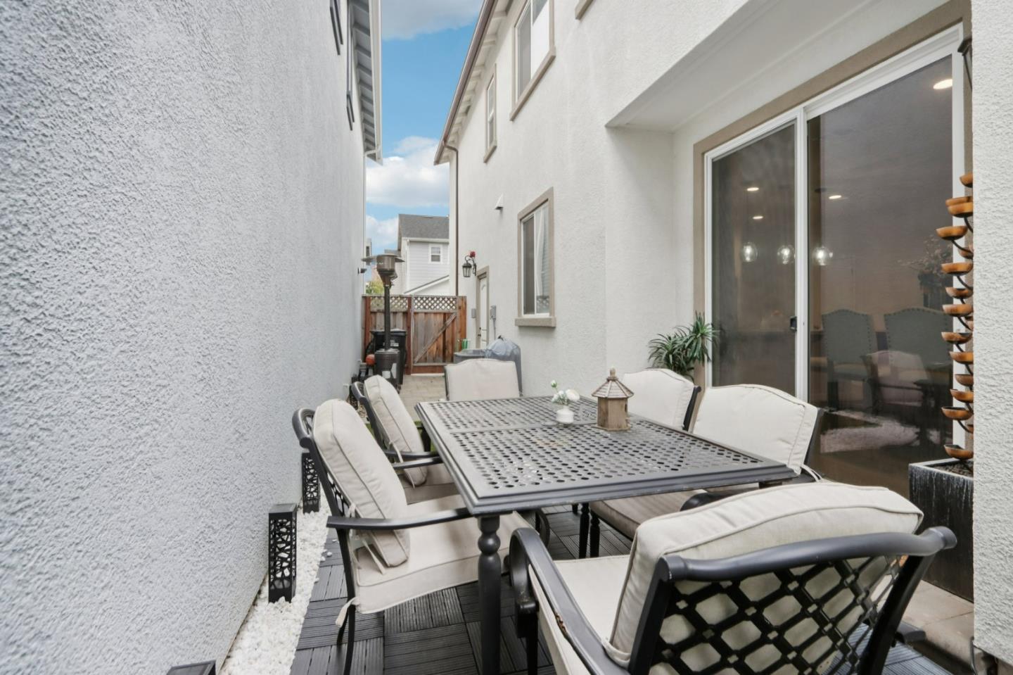 Detail Gallery Image 35 of 38 For 19307 Stonehenge Ln, Marina,  CA 93933 - 3 Beds | 2/1 Baths