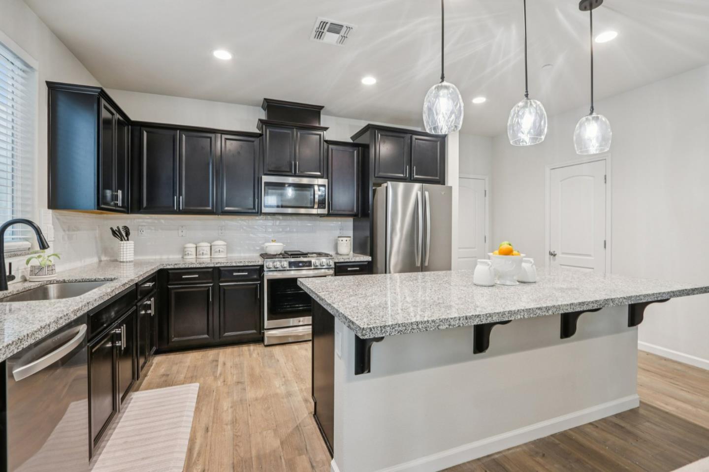 Detail Gallery Image 4 of 38 For 19307 Stonehenge Ln, Marina,  CA 93933 - 3 Beds | 2/1 Baths