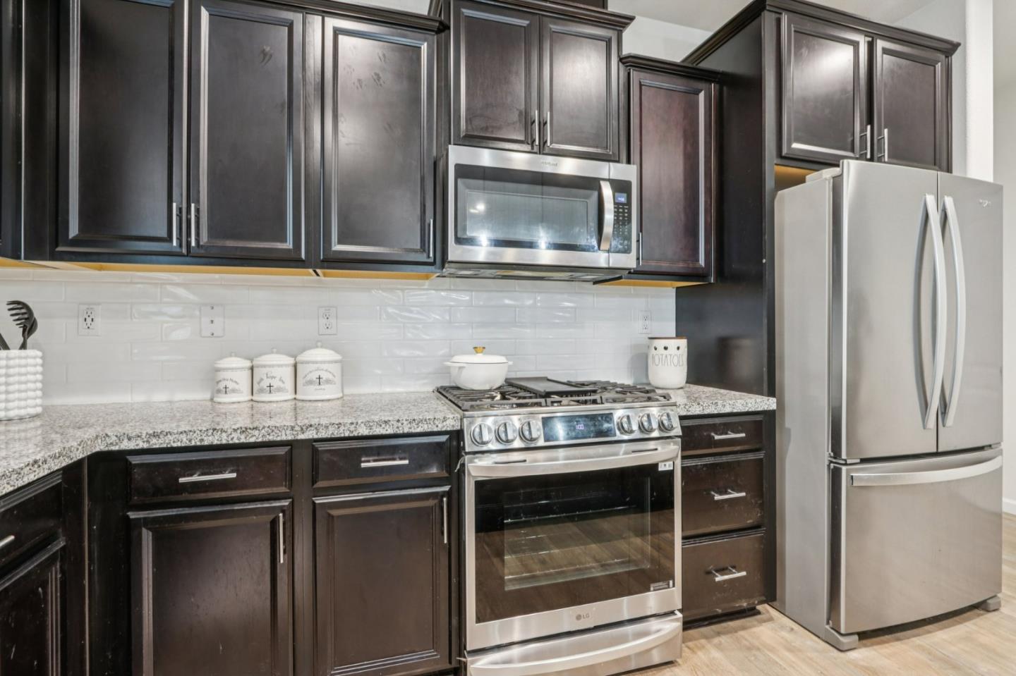 Detail Gallery Image 6 of 38 For 19307 Stonehenge Ln, Marina,  CA 93933 - 3 Beds | 2/1 Baths