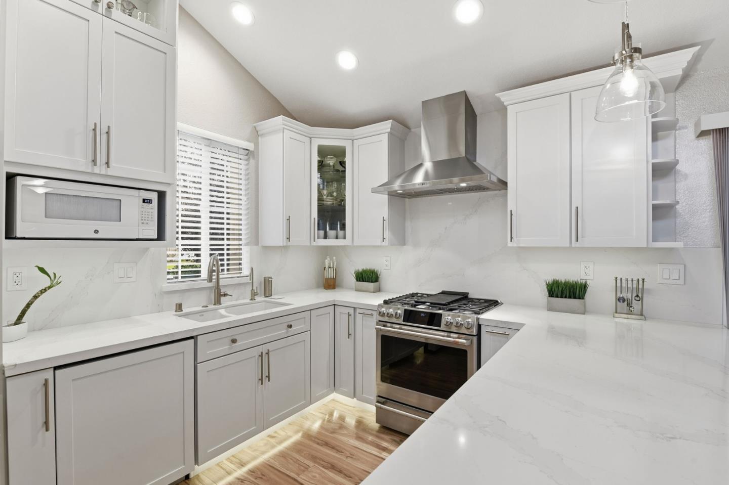 Detail Gallery Image 11 of 33 For 36 S Terrace Ct, San Jose,  CA 95138 - 4 Beds | 2 Baths