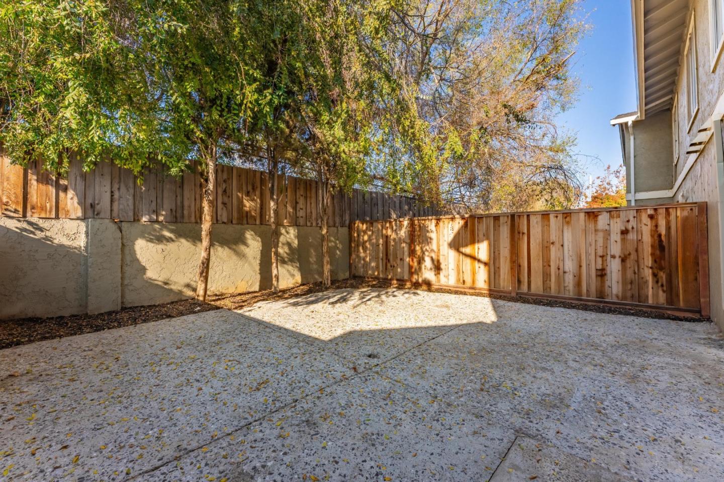 Detail Gallery Image 11 of 27 For 1427 Mcquesten Dr #B,  San Jose,  CA 95122 - 3 Beds | 1/1 Baths
