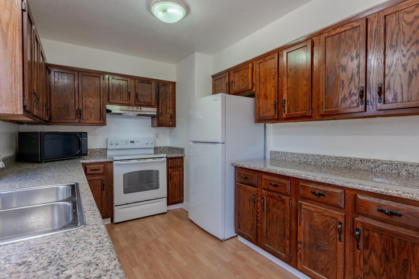 Detail Gallery Image 15 of 27 For 1427 Mcquesten Dr #B,  San Jose,  CA 95122 - 3 Beds | 1/1 Baths