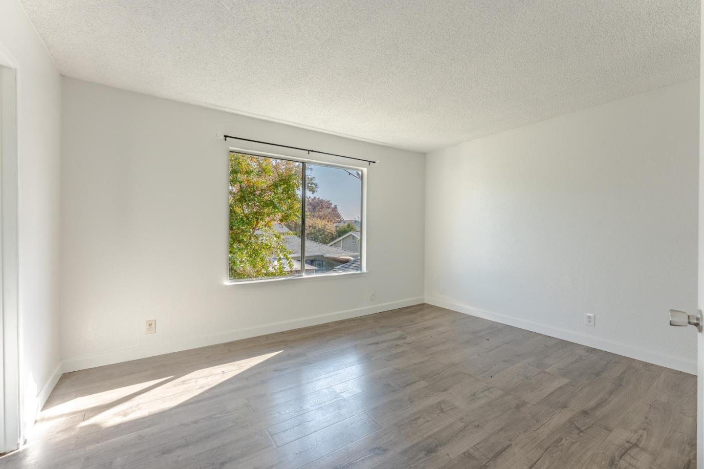 Detail Gallery Image 23 of 27 For 1427 Mcquesten Dr #B,  San Jose,  CA 95122 - 3 Beds | 1/1 Baths