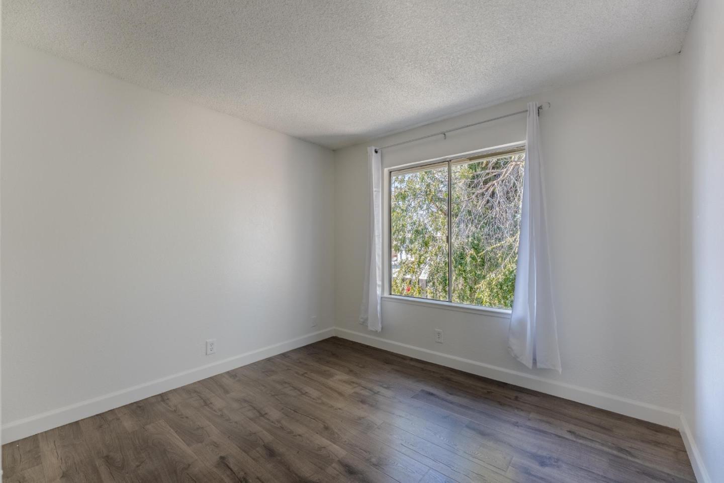 Detail Gallery Image 26 of 27 For 1427 Mcquesten Dr #B,  San Jose,  CA 95122 - 3 Beds | 1/1 Baths