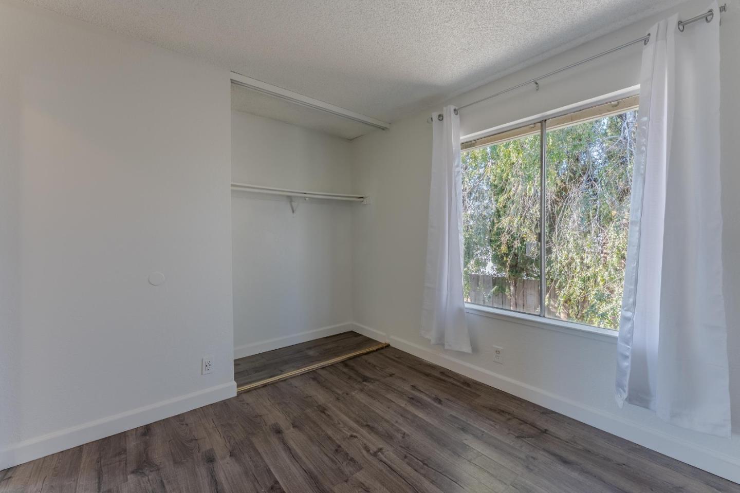 Detail Gallery Image 9 of 27 For 1427 Mcquesten Dr #B,  San Jose,  CA 95122 - 3 Beds | 1/1 Baths