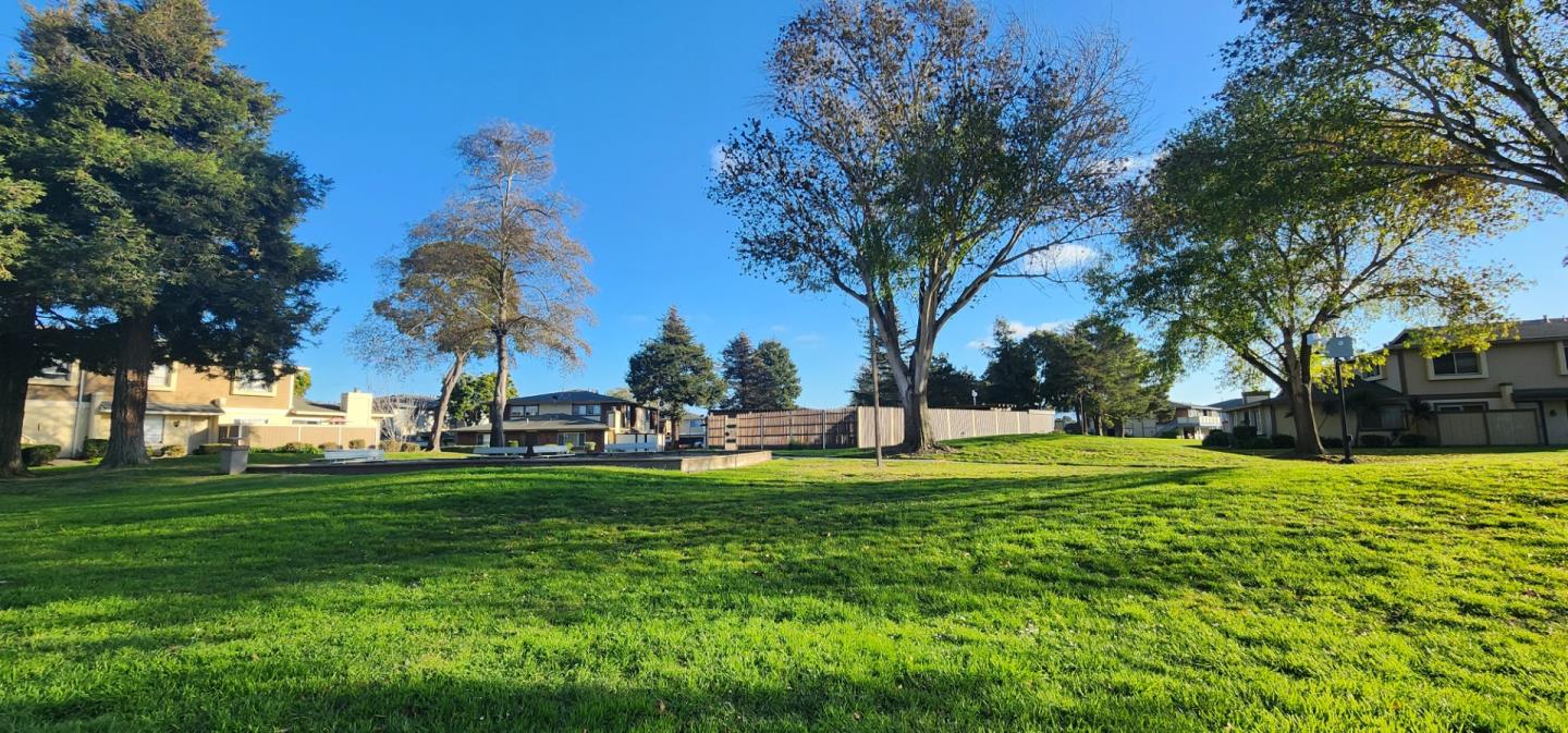 Detail Gallery Image 7 of 24 For 1807 Cherokee Dr #3,  Salinas,  CA 93906 - 3 Beds | 1/1 Baths