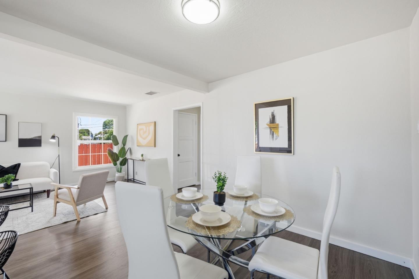 Detail Gallery Image 10 of 31 For 104 Lotus Way, East Palo Alto,  CA 94303 - 3 Beds | 2 Baths