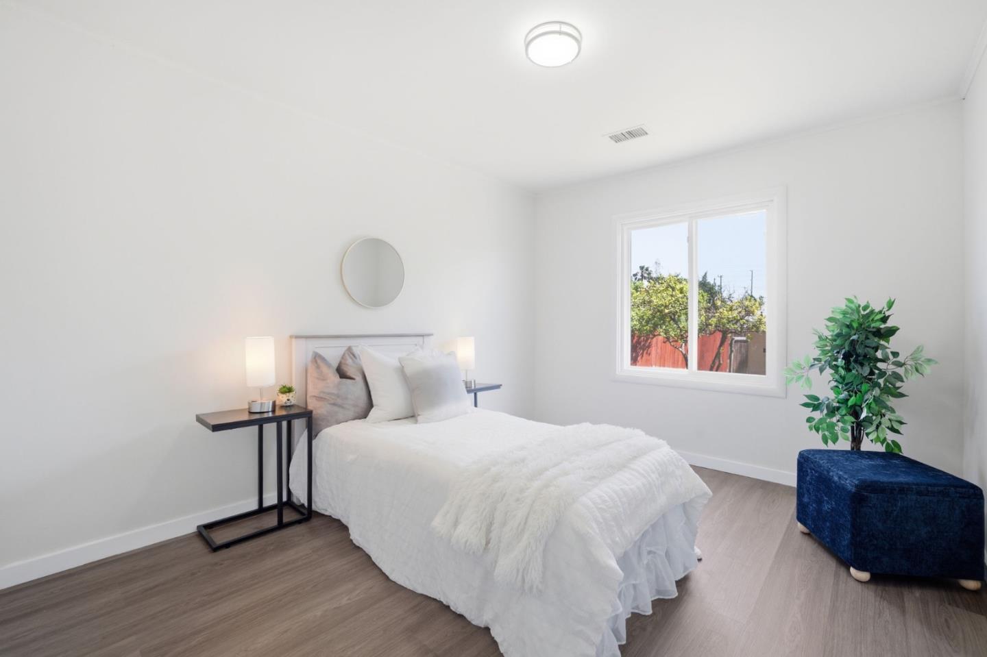 Detail Gallery Image 16 of 31 For 104 Lotus Way, East Palo Alto,  CA 94303 - 3 Beds | 2 Baths