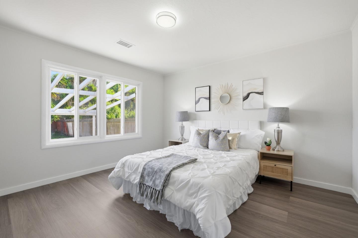 Detail Gallery Image 18 of 31 For 104 Lotus Way, East Palo Alto,  CA 94303 - 3 Beds | 2 Baths