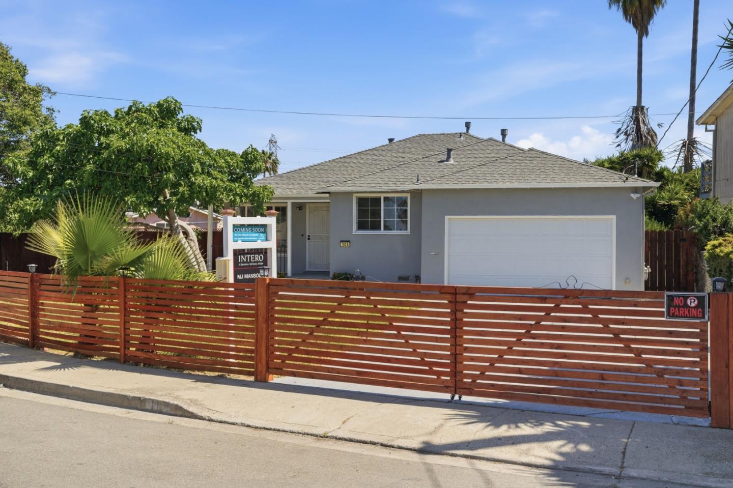 Detail Gallery Image 2 of 31 For 104 Lotus Way, East Palo Alto,  CA 94303 - 3 Beds | 2 Baths