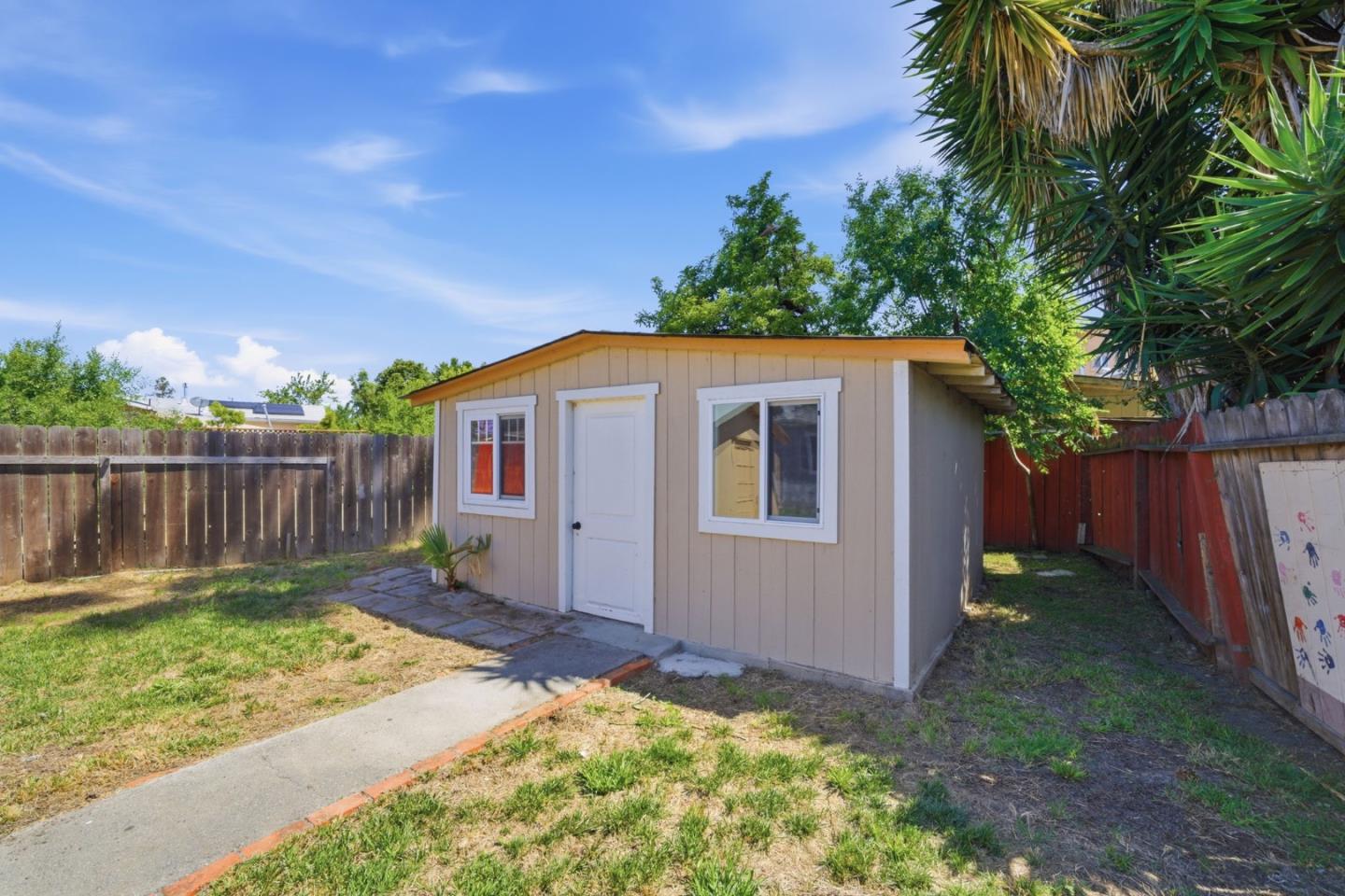 Detail Gallery Image 22 of 31 For 104 Lotus Way, East Palo Alto,  CA 94303 - 3 Beds | 2 Baths