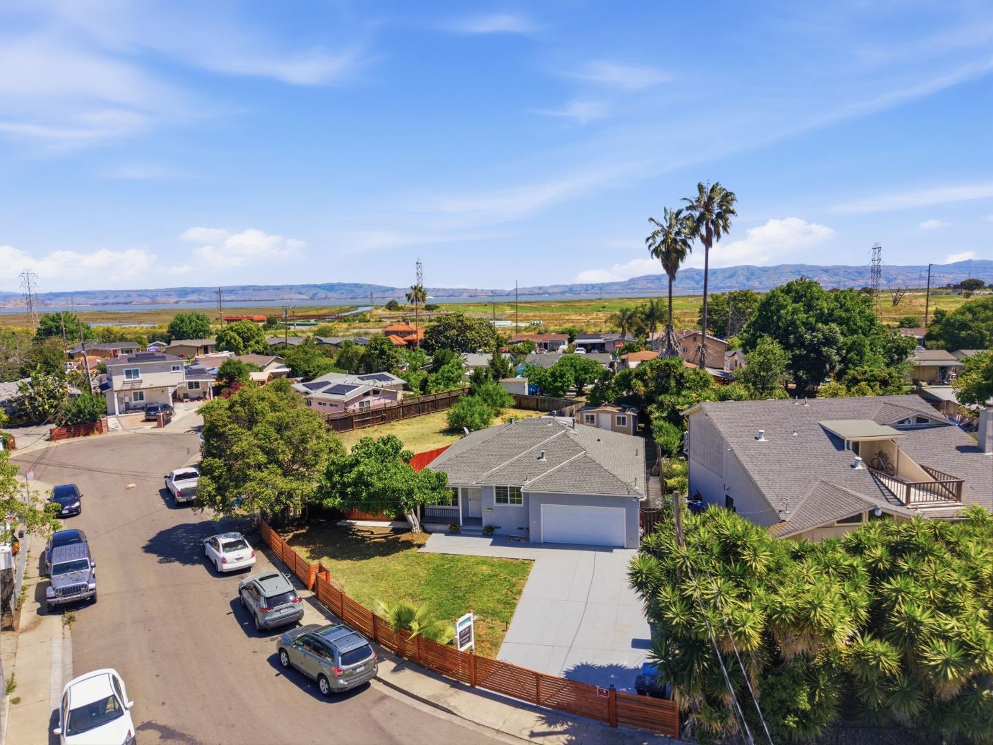 Detail Gallery Image 28 of 31 For 104 Lotus Way, East Palo Alto,  CA 94303 - 3 Beds | 2 Baths