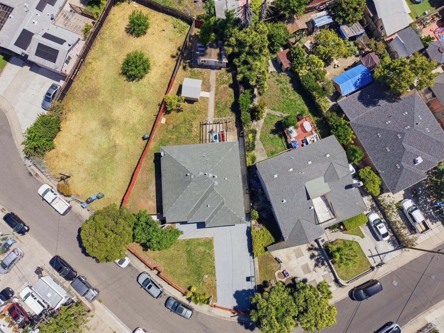 Detail Gallery Image 30 of 31 For 104 Lotus Way, East Palo Alto,  CA 94303 - 3 Beds | 2 Baths